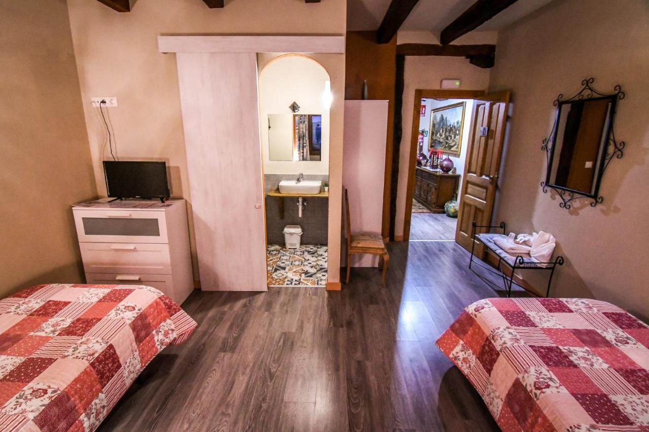 Acienleguas Hostel Castrojeriz Bagian luar foto