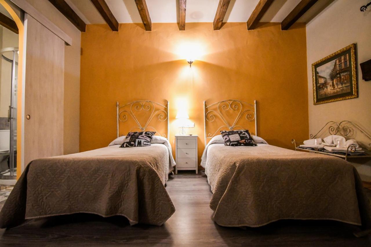 Acienleguas Hostel Castrojeriz Bagian luar foto