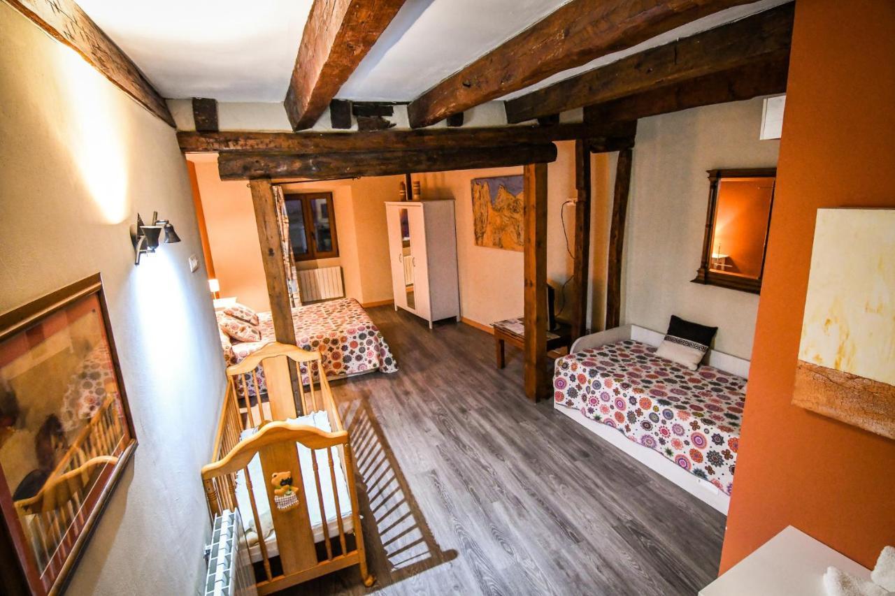 Acienleguas Hostel Castrojeriz Bagian luar foto