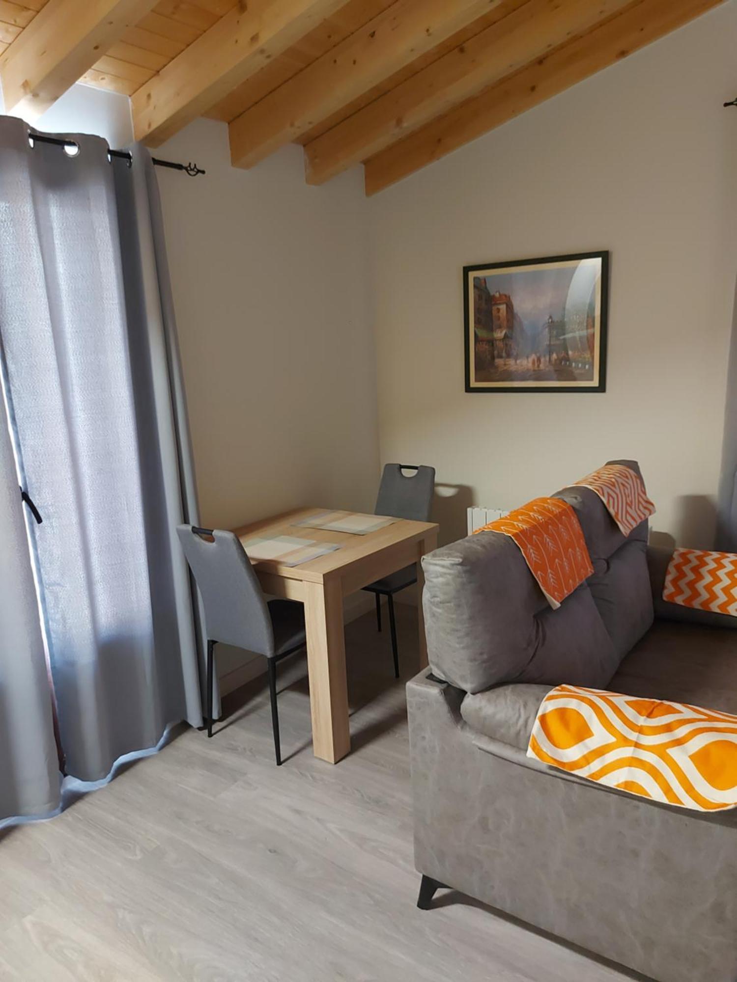 Acienleguas Hostel Castrojeriz Bagian luar foto